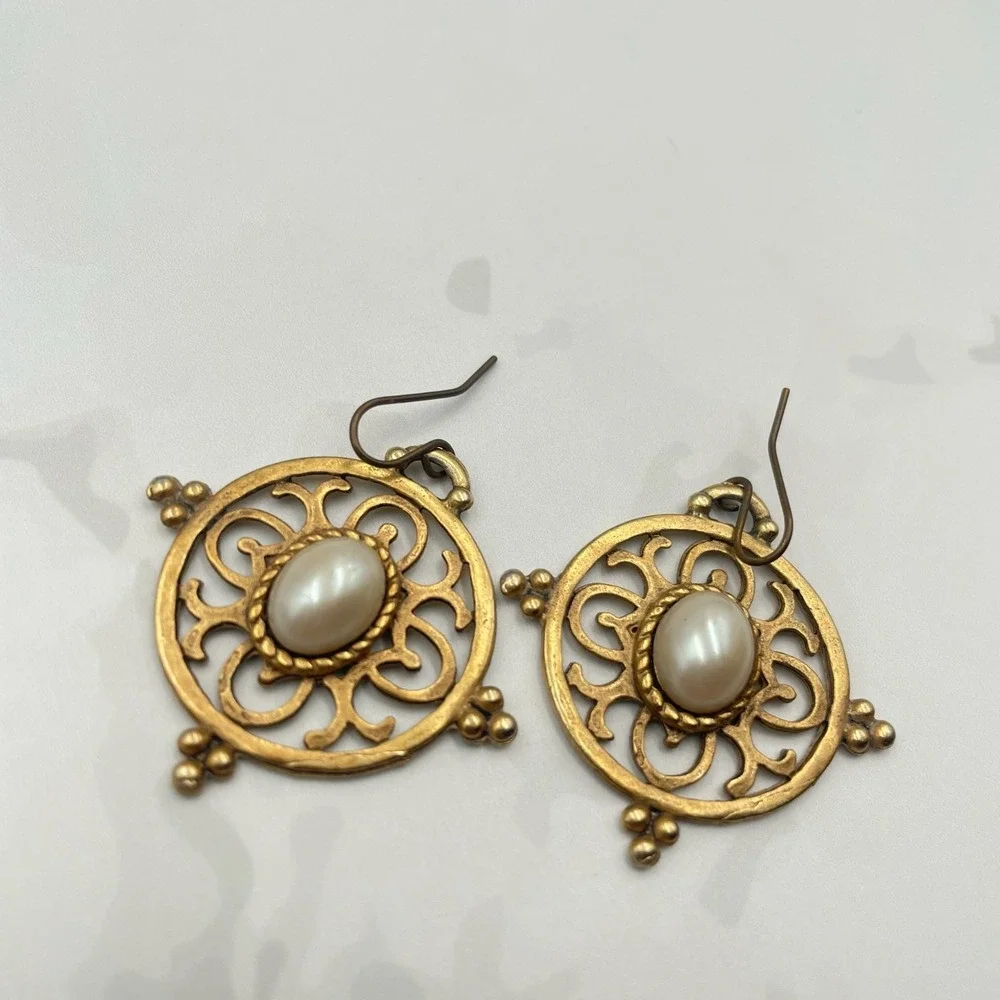 Vintage Gold Tone Faux Pearl Drop Earrings Filigree Bohemian Round‎ Dangle Boho